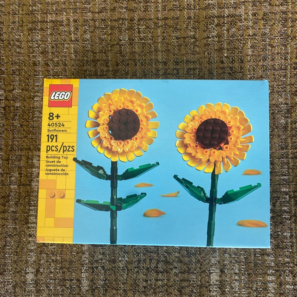 LEGO Yellow & Green Sunflower Build Set New In Box
